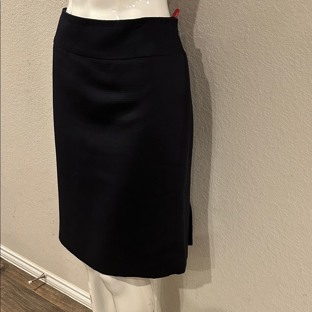 Elegant Black Women's Skirt - Picture 2 of 5